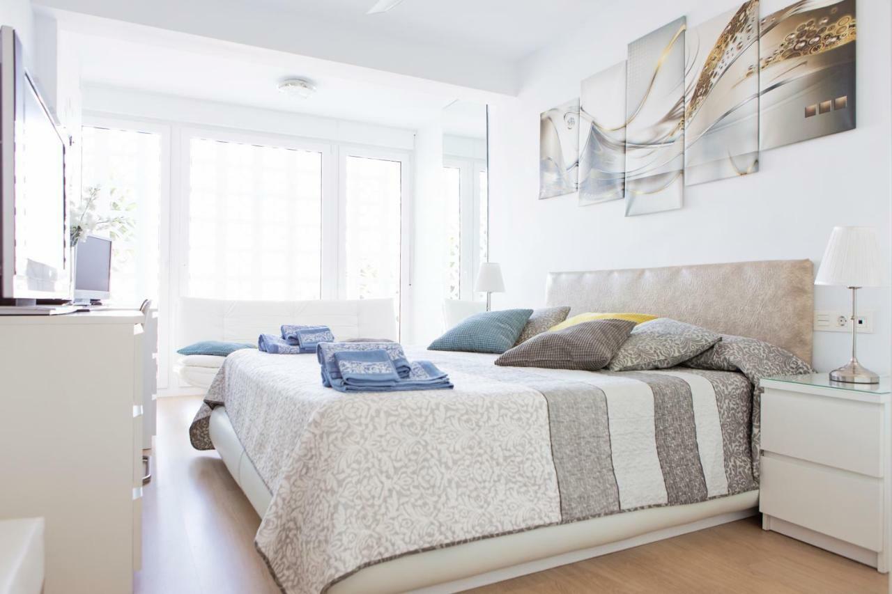 Apartamento Lujo Frente Al Mar Centro De Малага Екстериор снимка