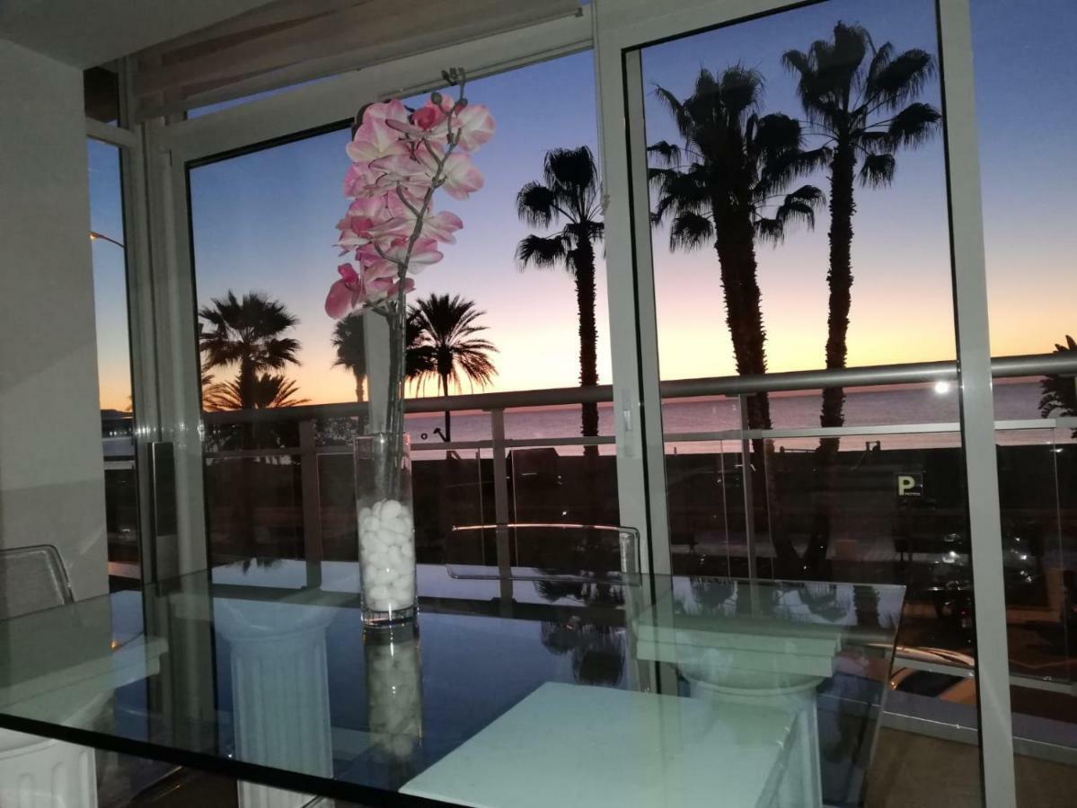 Apartamento Lujo Frente Al Mar Centro De Малага Екстериор снимка