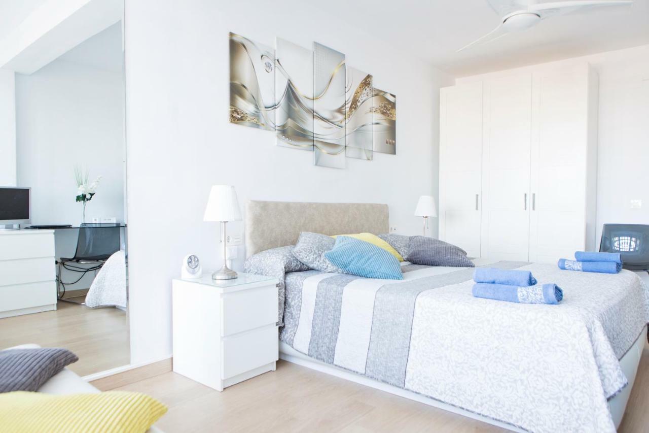 Apartamento Lujo Frente Al Mar Centro De Малага Екстериор снимка