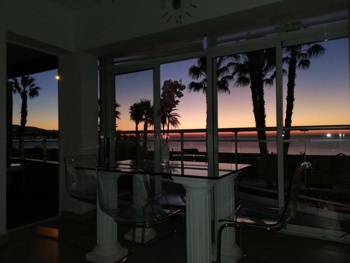 Apartamento Lujo Frente Al Mar Centro De Малага Екстериор снимка